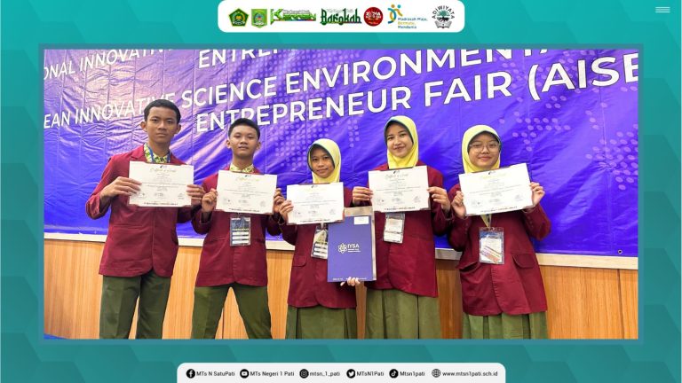 Tim Riset MTsN 1 Pati Sabet Silver Medal dalam AISEEF 2025 UNDIP